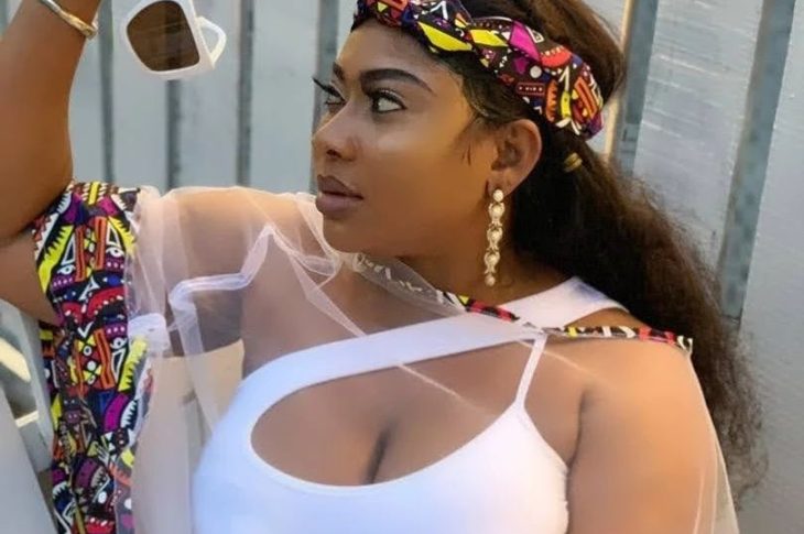 Fine Girl Wey Over Love Jesus ................................. Yes We All Deserve The Last Slide !!!hello Monday